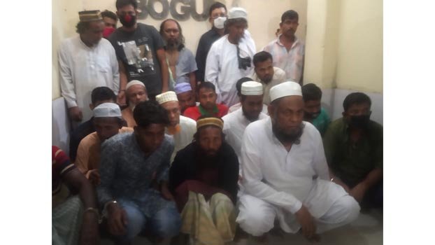 2 cops assaulled while prerenting Urs