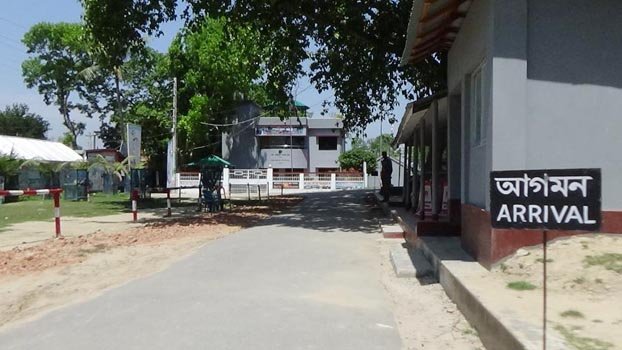 Joynagar Customs eerily quiet and empty