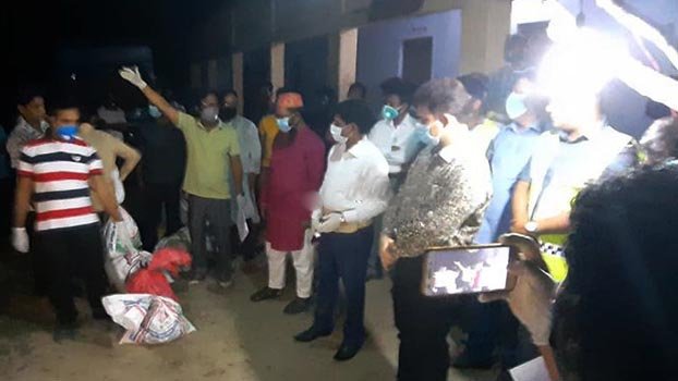 Barbers receive govt help in Chuadanga
