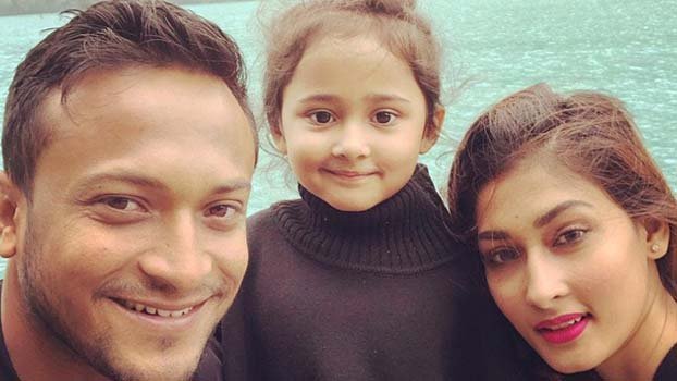 Shakib reunites with family  after self-isolation