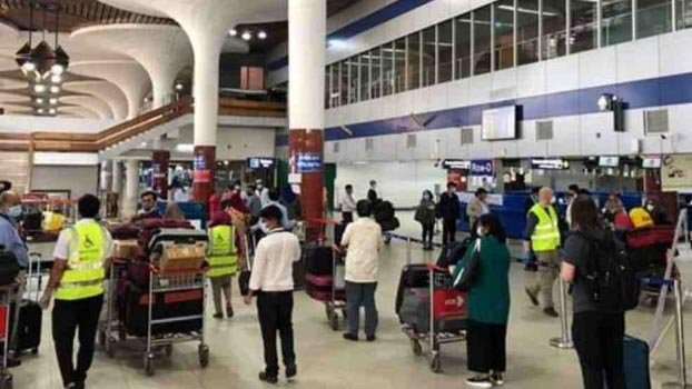 214 Canadian citizens leave by chartered flight