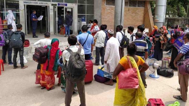 57 stranded Bangladeshis return through Benapole