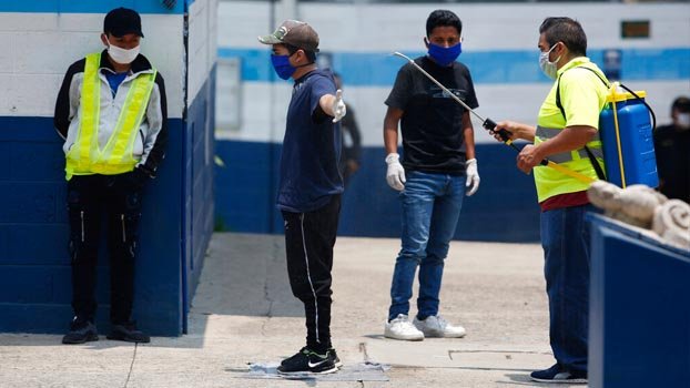 Scant testing in US migration system risks spreading virus