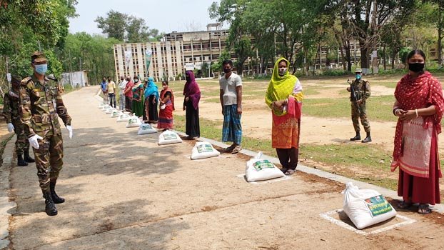 Army distributes relief  among ill-fated people 