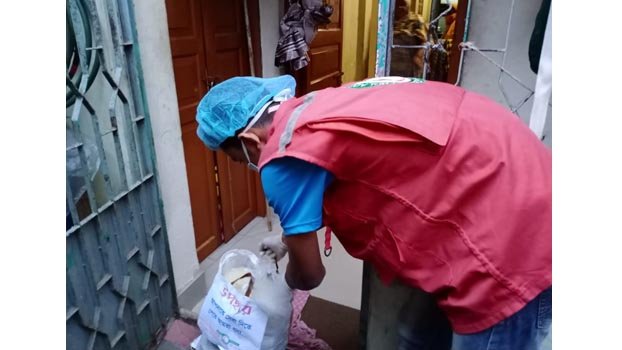 Ctg Red Crescent stands by middle-class families