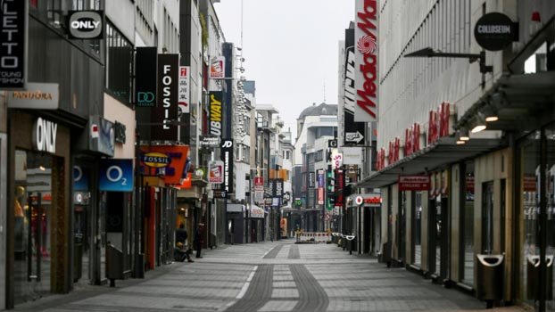 Europe plans slow reopening, New York passes peak in virus battle