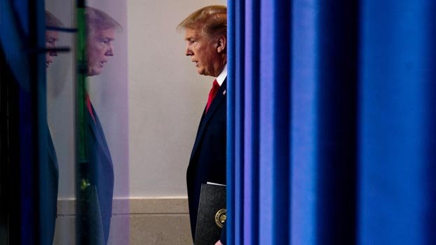 Trump Plans  to suspend immigration