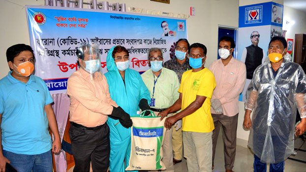 Food distributed among hawkers