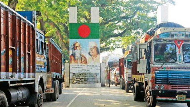 5,000 goods laden trucks  awaiting entry to Benapole
