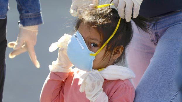 Face masks less important than   distancing: Italy