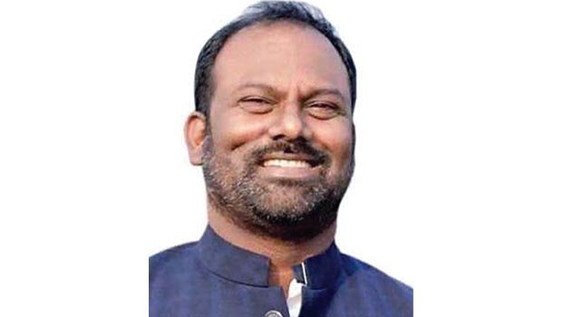 Lawmaker criticised for harvesting raw paddy