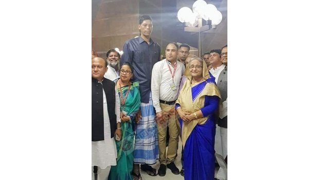 Country’s tallest man dies