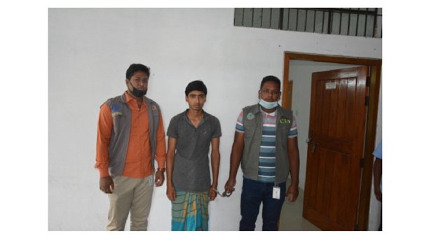 Cheat promising to forge result caught by CID
