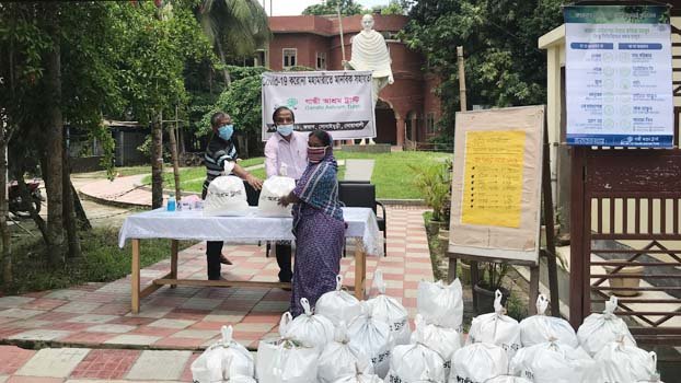 Gandhi Ashram Trust distributes food relief in Noakhali