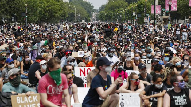 Protest over custodial   death continues in US