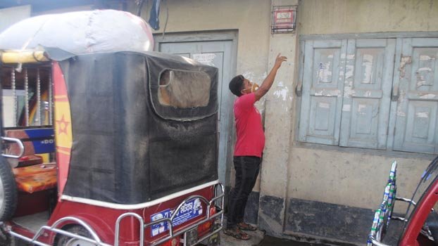 Auto-rickshaw drivers maintain discipline 