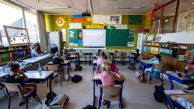 UK unveils £ 1bn schools ‘catch-up’ plan after  lockdown