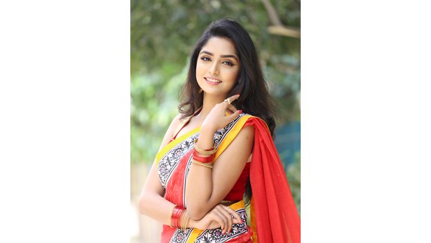 Himi coming in front as ‘Nandini’