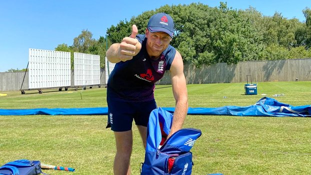 Buttler in possession as England prepare to take the field