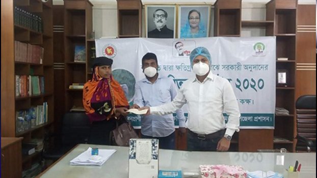 Elephant attack victim’s family receives grant 