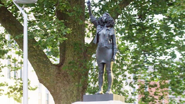 UK slave trader statue replaced by protester sculpture