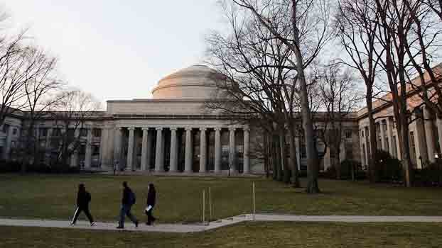 US rescinds order denying  visas for foreign students