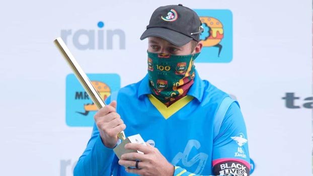 Markram, De Villiers shine in three-team slogathon