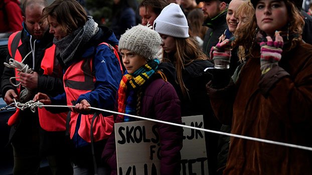 Greta donates million-euro rights prize to green groups