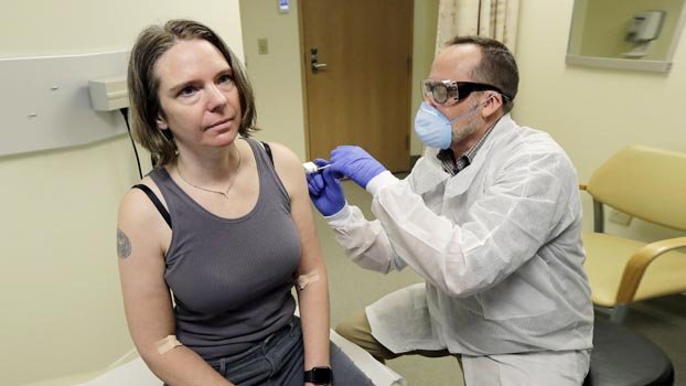 Virus vaccine put to final test  in thousands of volunteers