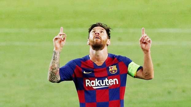 Messi helps Barca sink Napoli to reach last eight