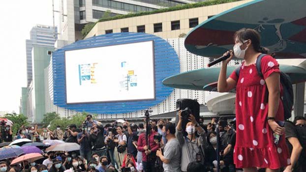 Hundreds rally against detention  of Thai protest leaders