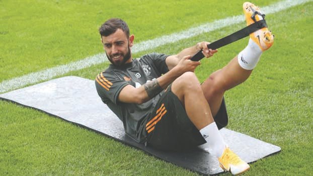 Cantona comparisons premature, says Fernandes
