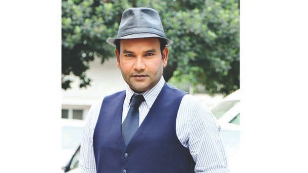 Maznun Mizan plays Major Dalim