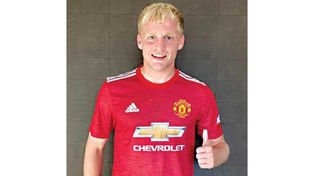 Van de Beek to wear former Ajax teammate Nouri’s number at United