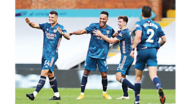 Arsenal smash Fulham as Premier League kicks off 