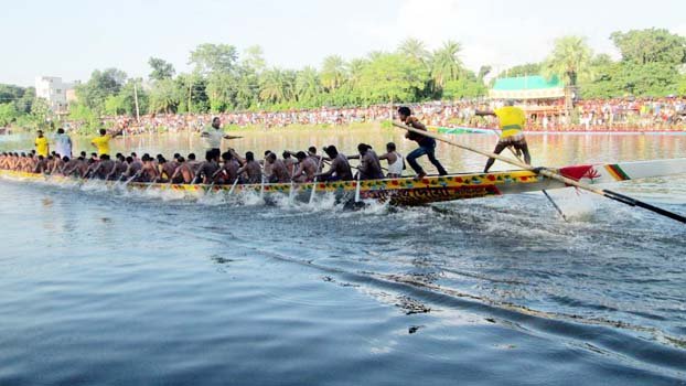 Boat race on Ichhamoti welcoming PM’s birthday