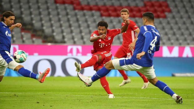 Bayern smash Schalke 8-0 in season opener