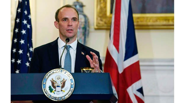 Bodyguard to UK foreign minister ‘left gun on plane’