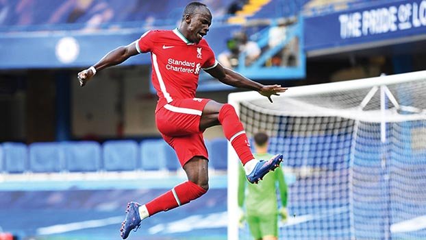 Leicester go top, Liverpool beat 10-man Chelsea
