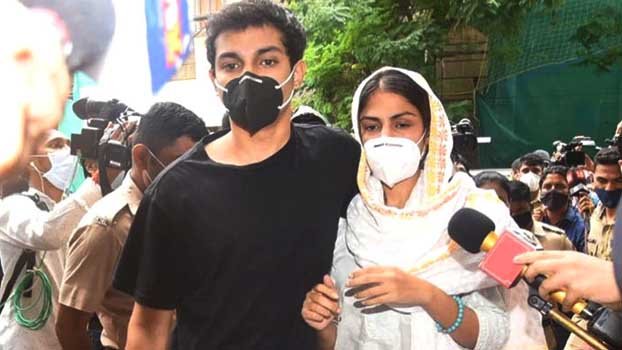 Rhea and Showik Chakraborty’s judicial  custody extended