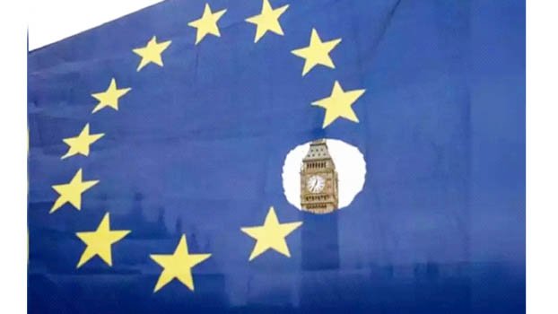 EU-UK trade talks resume under Brexit bill cloud