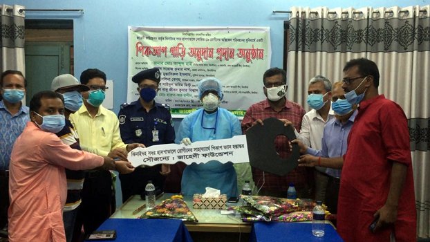 Zahedi Foundation donates pickup van to Jhenaidah hospital