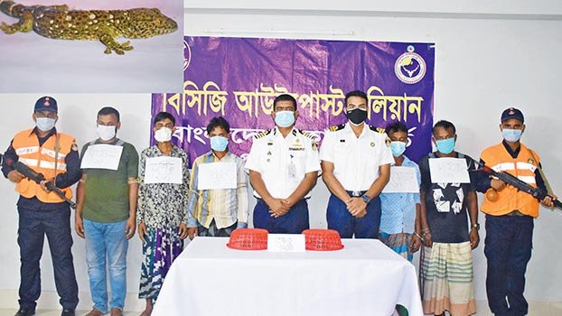5 smugglers held with rare species of woodpeckers