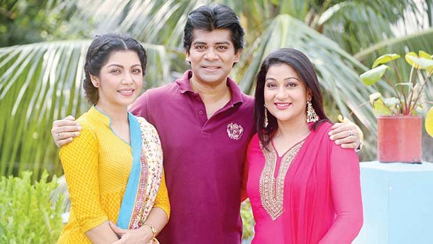 ‘Joutho Projojona’ starring popular trio