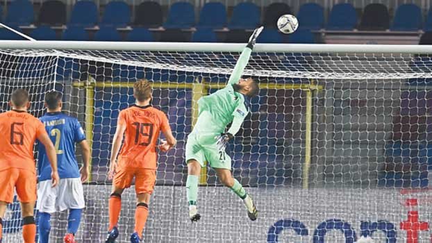 Italy extend unbeaten run