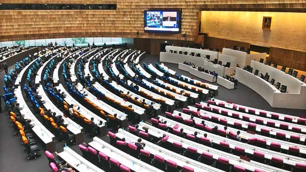Thai parliament opens to  discuss pro-democracy protests