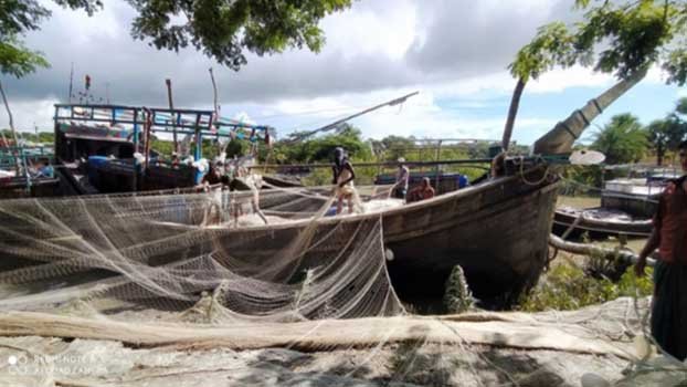 Barguna fishermen ready for hilsa fishing