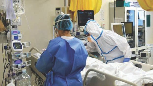 US daily Covid-19 cases hit new record, topping 120,000