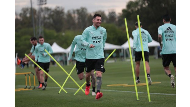 Messi dealing with ankle knock