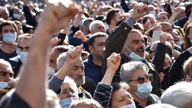 Armenia detains critics of Karabakh peace deal